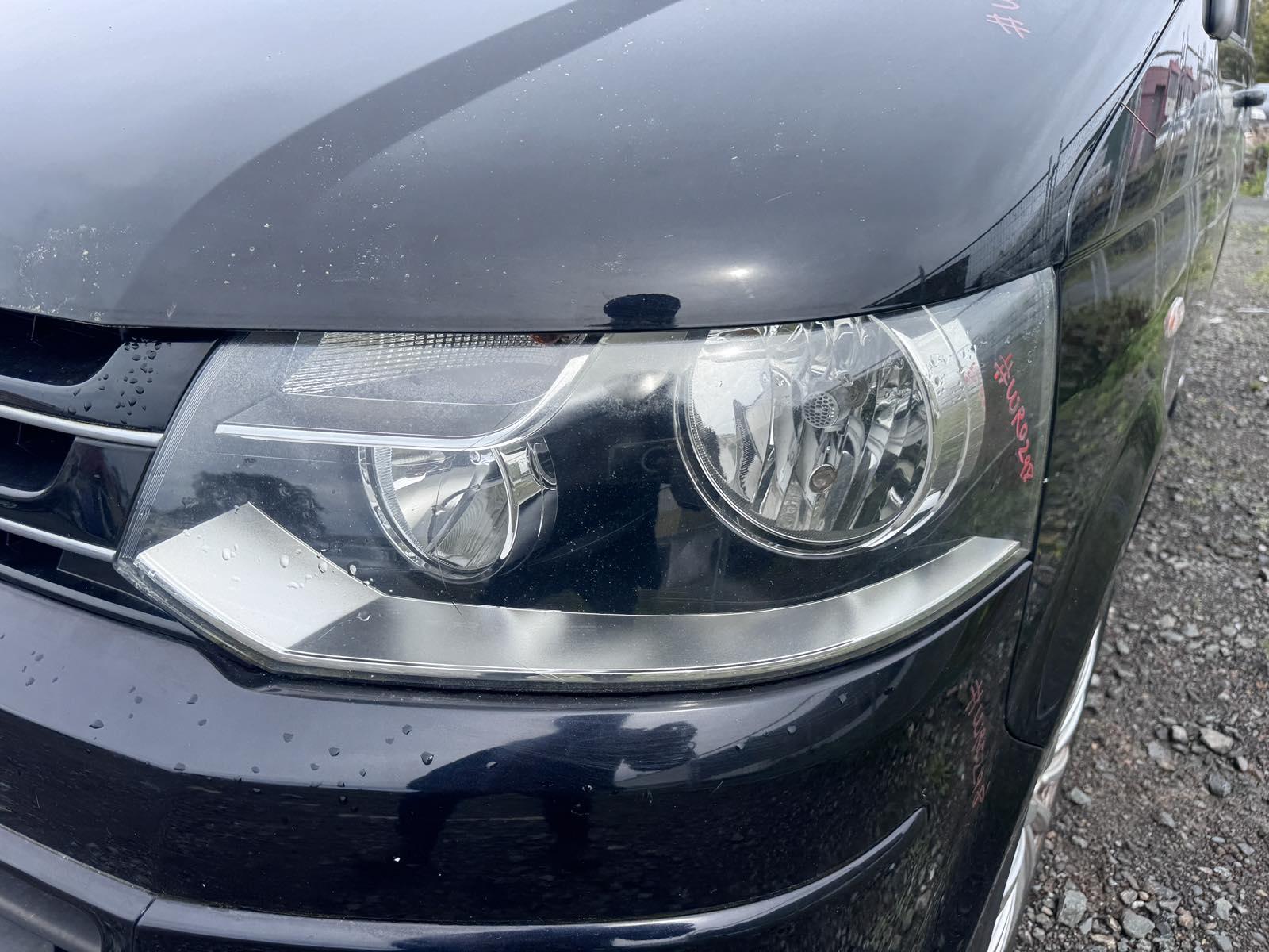 2010 Volkswagen Transporter Grille View Auto part Grille Volkswagen Transporter 2010