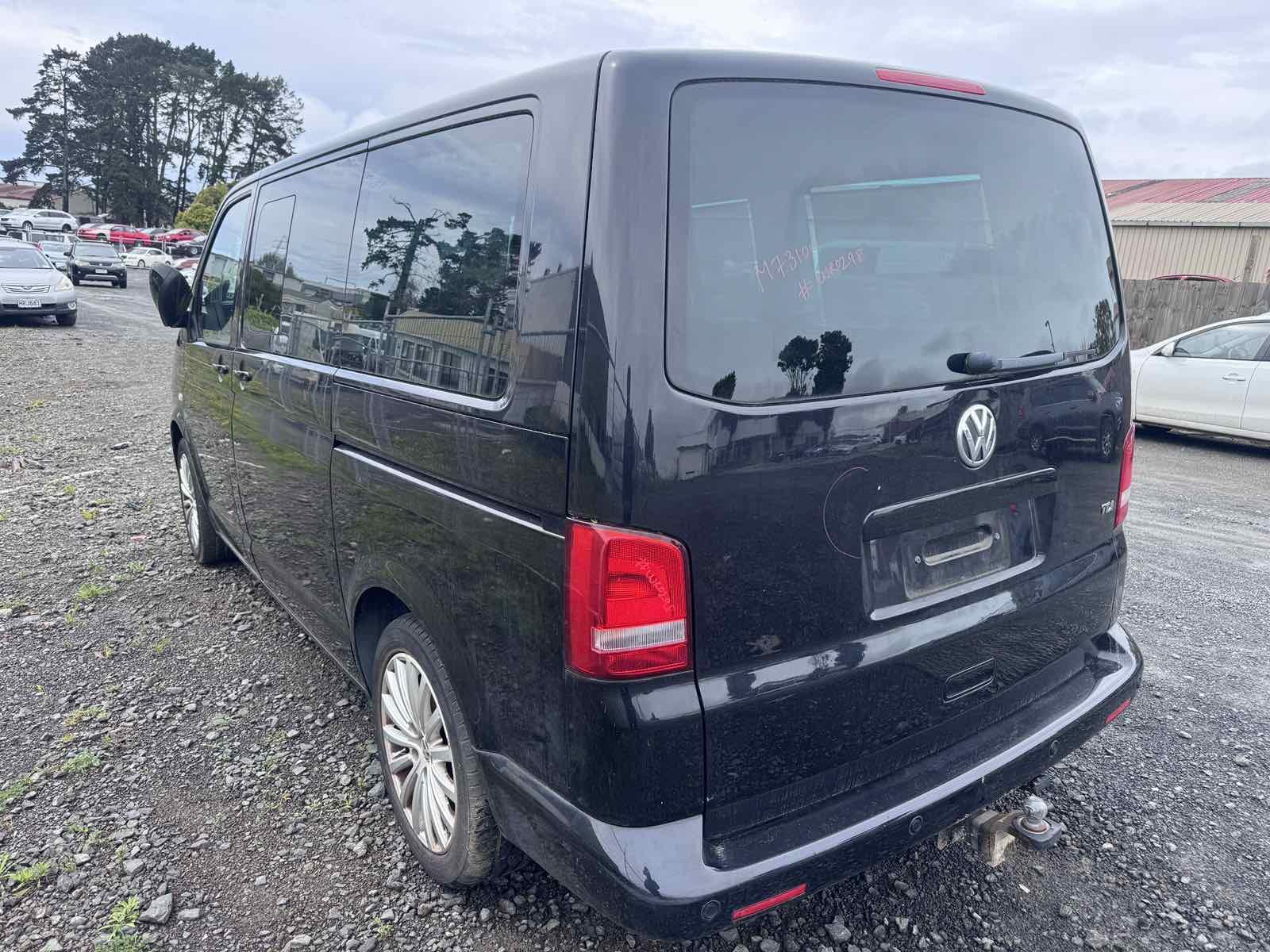 2010 Volkswagen Transporter Right Headlamp View Auto part Right Headlamp Volkswagen Transporter 2010