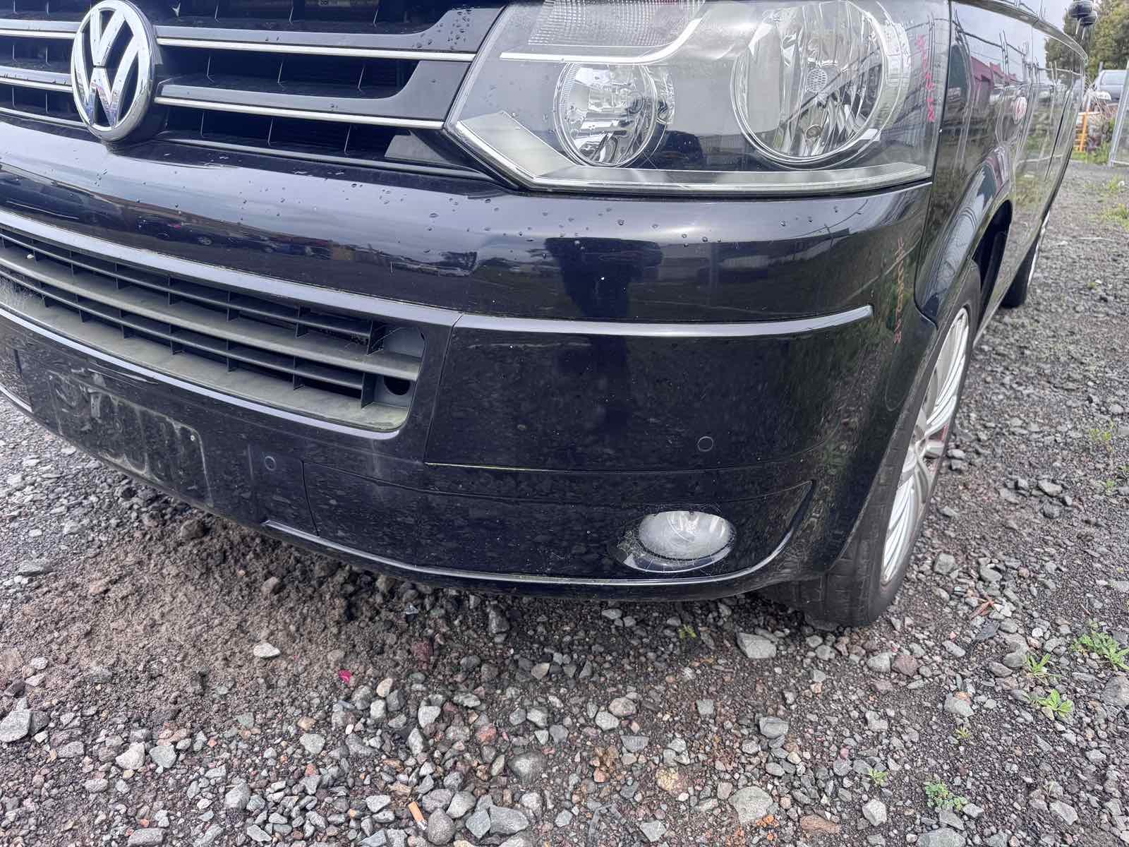 2010 Volkswagen Transporter Grille View Auto part Grille Volkswagen Transporter 2010